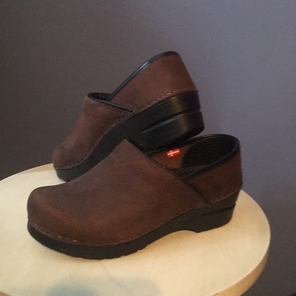 sanita brown clogs